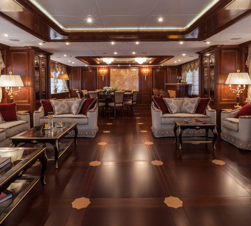Yacht Pride large salon