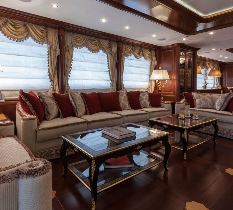 Yacht Pride salon